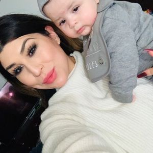 Meet your Posher, Yadira